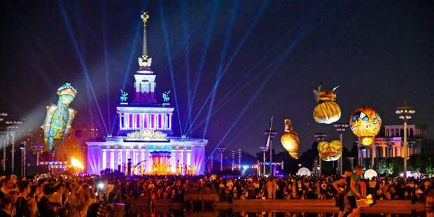 Собянин: Свой юбилей ВДНХ встречает ухоженной, красивой и популярной. Фото: mos.ru