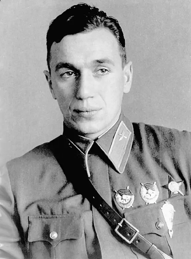 «Талантливый авиационный командир»: какую роль советский лётчик Николай Остряков сыграл в борьбе с нацизмом...