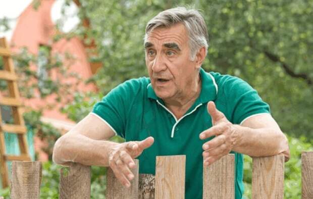 «Балаган» за кадром: почему в 76 лет Анатолий Васильев заблокировал сына и всех 4 внуков?