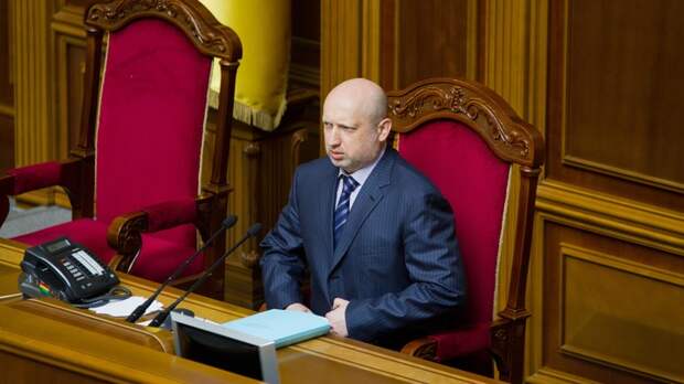Кровавый пастырь и Русская весна: Турчинов разрешил солдатам ВСУ стрелять по жителям Крыма