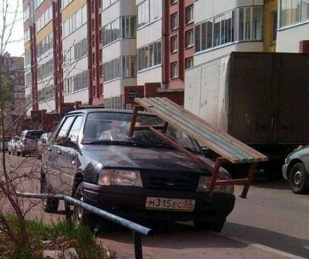 Место для скамейки. Место для скамейки.