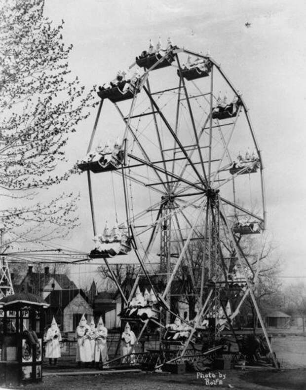 Ku-Klux-Klan-at-the-carnival-in-Canon-City-1925