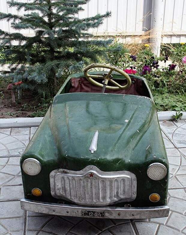 Автомобили на педальной тяге из времён советского детства автомобиль, детство, педаль, педальная машинка, раритет