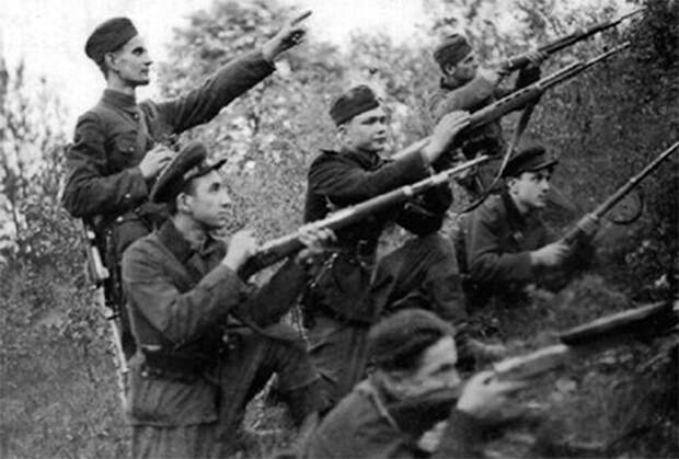 Повстанцы из Острожского полка в Суражских лесах, декабрь 1943 года