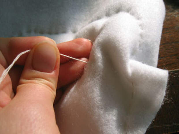 hiding the thread end sewing felt food