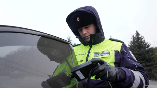 В России с 9 января начнут штрафовать за тонировку на любых машинах