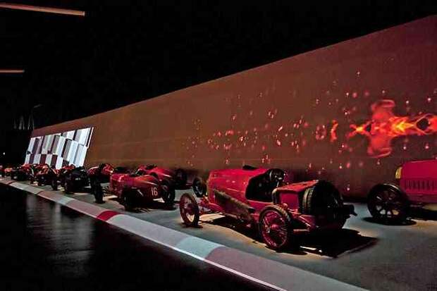 Музей авто истории в турине, италия. (трафик)