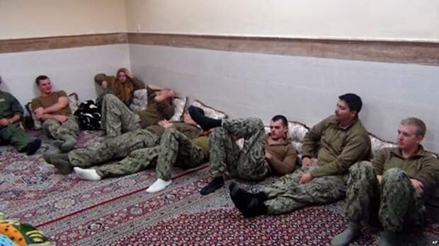 СМИ: Иран получил обширную информацию из ноутбуков задержанных моряков США