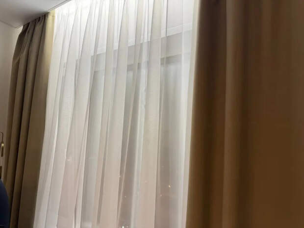 Шторы гладятся сами по себе: 0,5 колпачка в пульверизатор — и не нужно никакого утюга