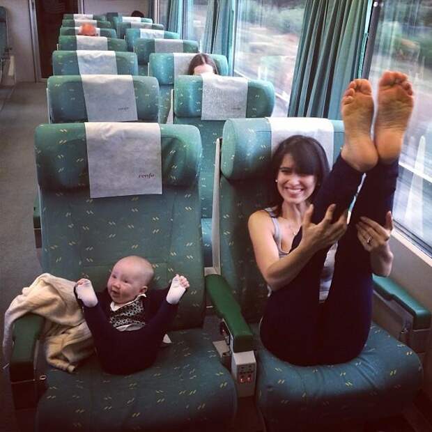 йога мама с детьми