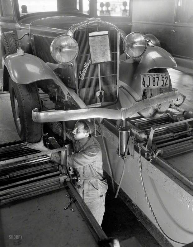 Гаражная яма на станции техобслуживания (1934 год) авто, олдтаймер, ретро фотографии, старинные автомобили
