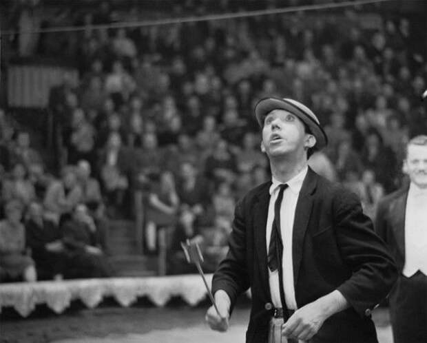 Советский артист цирка Юрий Никулин в 1963 году. Советский артист цирка Юрий Никулин в 1963 году