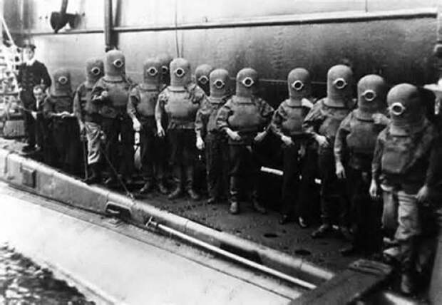 16. Экипаж подводной лодки в скафандрах, 1908 год. 16. Экипаж подводной лодки в скафандрах, 1908 год. интересное, исторические фото, история, фото