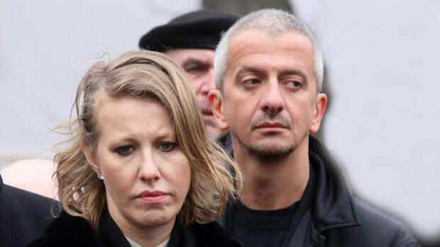 Собчак заговорила об уходе после бегства Богомолова из МХАТ