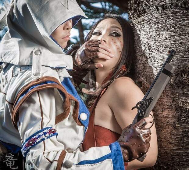 добротный косплей на игру Assassin's Creed от двух японцев