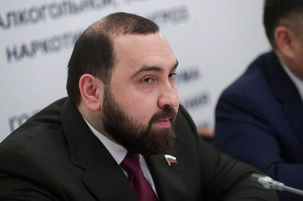«Понял, что никому нигде не нужен»: Хамзаев — о Моргенштерне*
