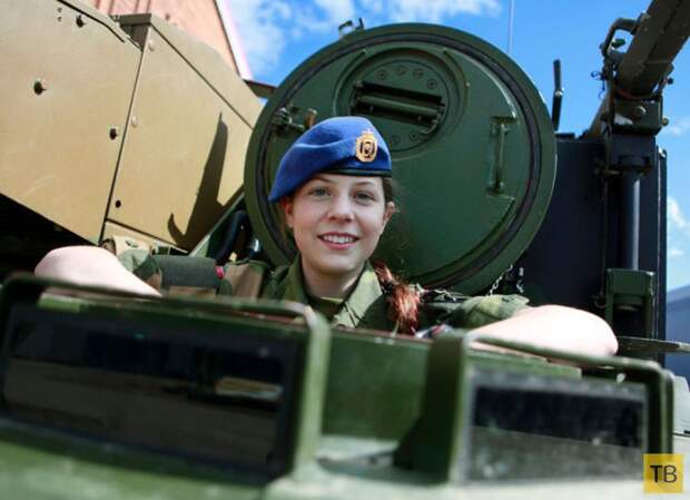 Красивые девушки в армии (77 фото)