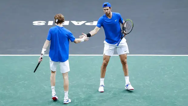 Хачанов и Рублёв пробились во второй круг теннисного турнира в Санкт-Петербурге