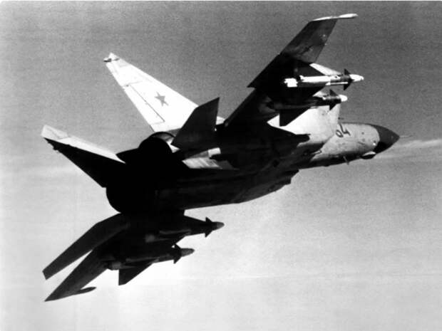 Как МиГ-25 стал причиной экстренных слушаний в американском Конгрессе
