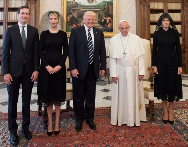 Во всём мире только 7 женщинам разрешено носить белое при Папе Римском Королевы, европа, истории, монархия, папа римский