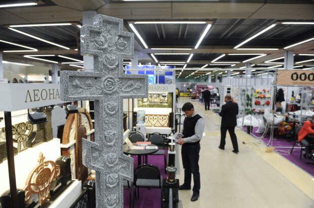 Выставка похоронной моды в Москве (50 фото)