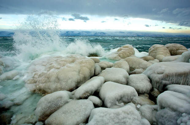 Белые камни. Фото: Николай Тарханов байкал, фото