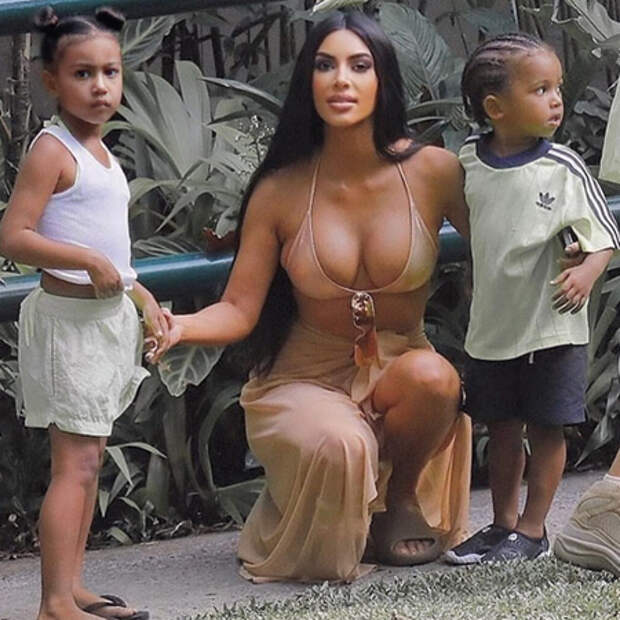 Ким Кардашьян с детьми