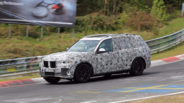 Огромный внедорожник BMW X7 покажут этой осенью