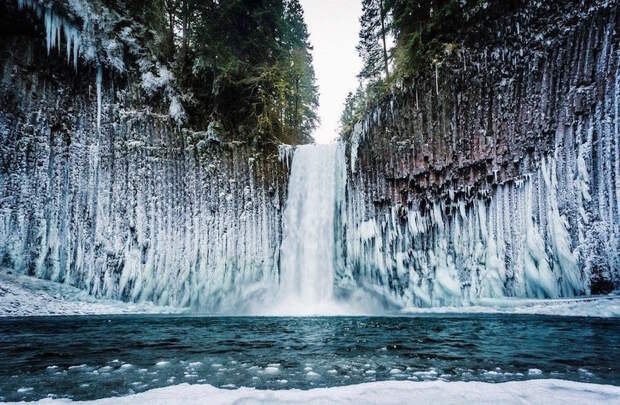 25. Замёрзший водопад в Орегоне, США. без фотошопа, удивительные фотографии, фото