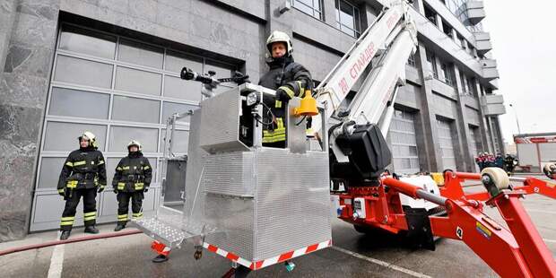 Более 700 пожарных и спасателей обеспечат пожарную безопасность пасхальных богослужений в Москве