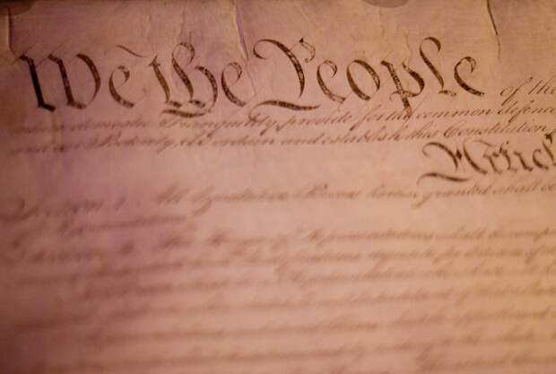 Sotheby’s проведет сегодня аукцион по продаже одного из первых печатных экземпляров Конституции США