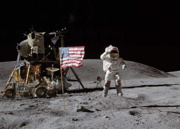 Последний раз нога человека ступала на поверхность Луны более 50 лет назад. Американская программа «Аполлон» доставила первых людей на Луну ещё в 1969 году.