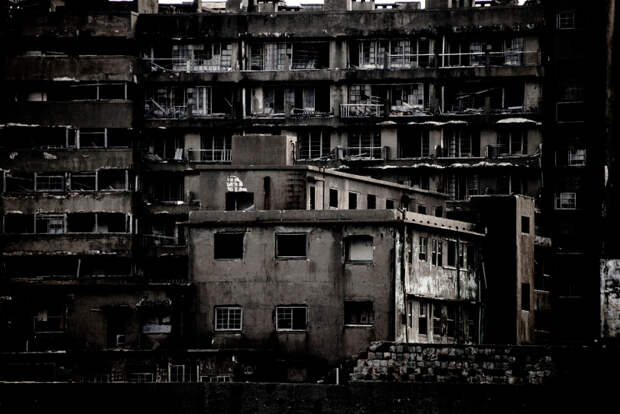 Заброшенный остров-крейсер из фильма про Бонда: 25 фотографий