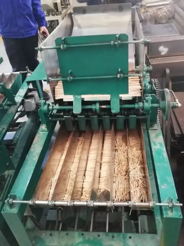 Злейший враг вашей десны — зубочистка