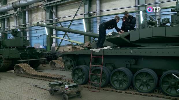Изготовлены первые серийные танки Т-90М
