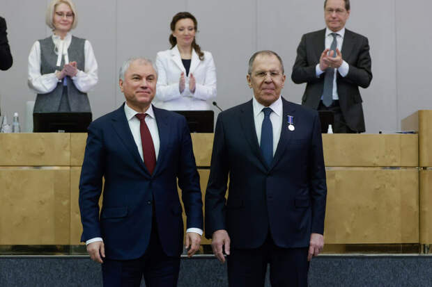 Володин удостоил Лаврова медали Госдумы