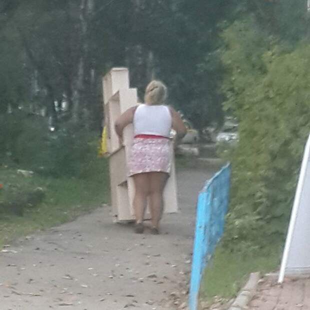 Доставка? Нет, сама донесу Доставка? Нет, сама донесу девушки, прикол, силачи, юмор