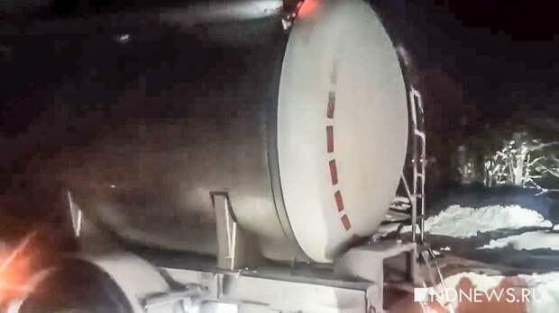 «26 тонн! Сколько трудов...» – производители сливают молоко в землю