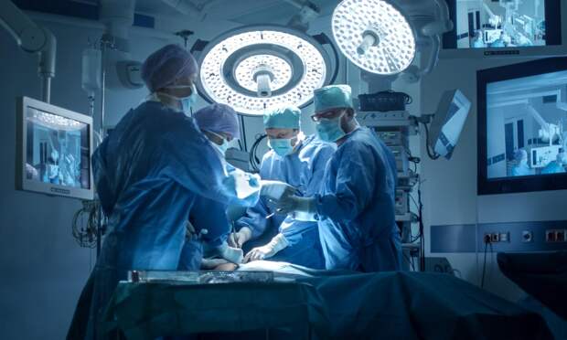 Страдал ДЦП с рождения: врачи Центра Алмазова поставили на ноги мальчика из Алжира