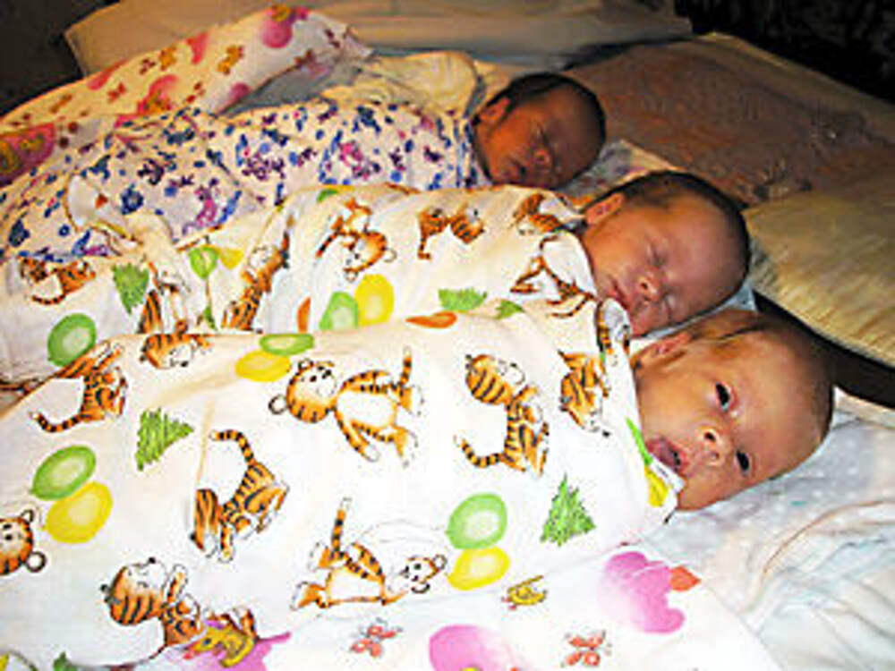 развод и дети. льготы семьям с детьми. маленькая женщина татарка инвалид развелась с мужем. родился ребенок и развелись. родился ребенок и развелись.