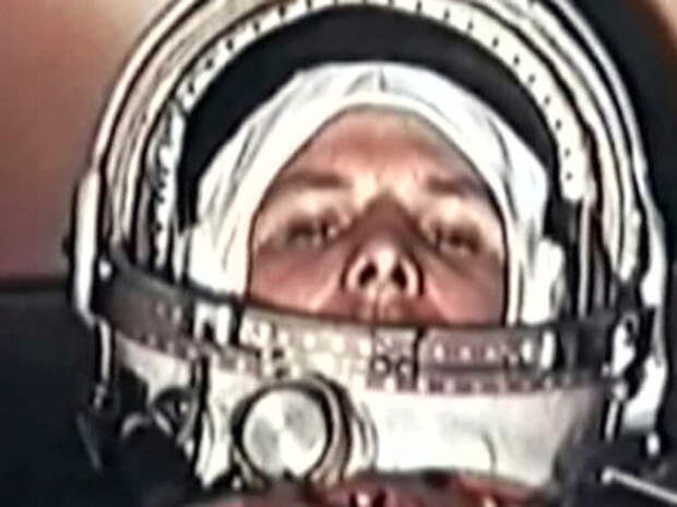 Околоземная орбита гагарин. Космонавт Кононенко фото. Кононенко космонавт день гибели Гагарина.