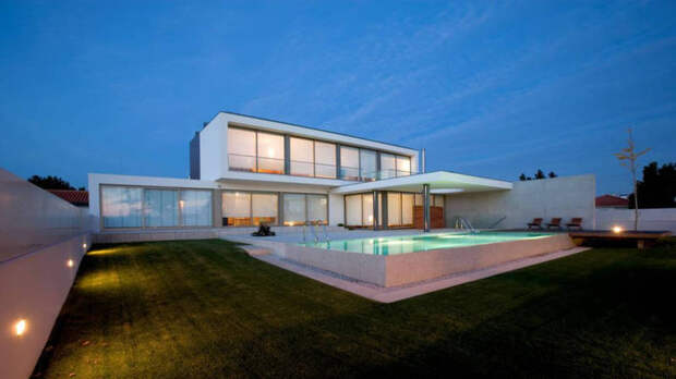 Casa GC : Дома в стиле модерн от Atelier d'Arquitectura J. A. Lopes da Costa