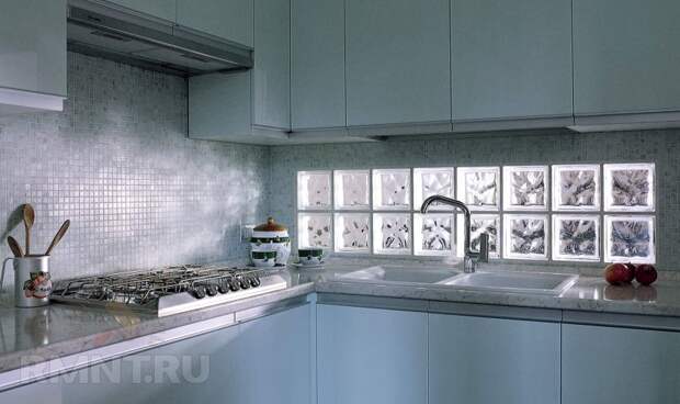 Стеклоблоки в интерьере квартиры: 20 фотоидей