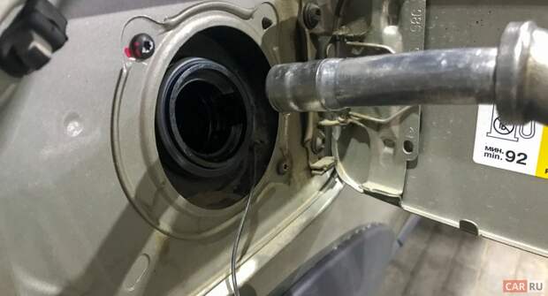 Инерционный выключатель топлива в авто: для чего нужен и как пользоваться