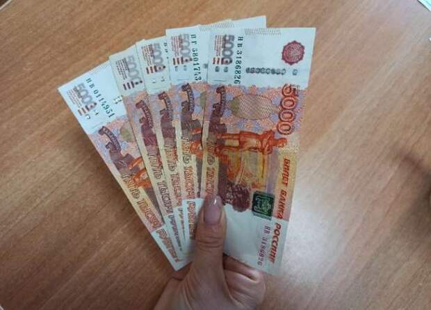 В Астрахани директор фирмы на два месяца оставил полсотни работников без зарплаты