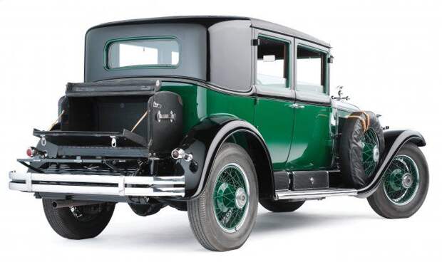 В 2009 году бронированный "Кадиллак" модели 452 был продан на аукционе Bonhams Auction за $309,500.<br> В 2010 году бронированный "Кадиллак" модели 341 снова выставлен на аукцион RM-Auctions - Sports & <br> Classics of Monterey, который состоится 13-14 августа.<br> <br> Фотографии данных авто были сделаны для аукционов RM-Auctions - Vintage Motor Cars in Arizona (2006) <br> и Bonhams Auction (2009). Также имеется исторические черно-былые фотоснимки, на которых изображен <br> Аль Капоне на фоне модели 341 с охранниками и снимки модели 452 до реставрационных работ.