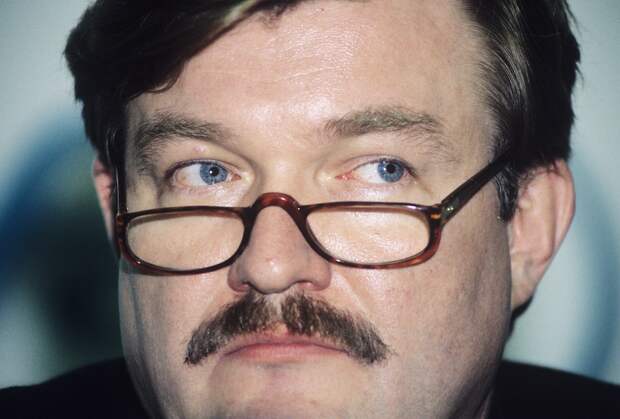 Захарова высмеяла уехавшего журналиста за попытку употребить наркотики в прямом эфире