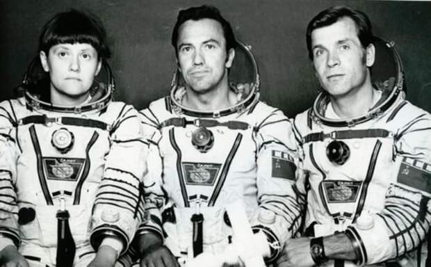 Экипаж орбитальной станции *Салют-7*: Леонид Попов, Александр Серебров и Светлана Савицкая | Фото: kosmo-museum.ru