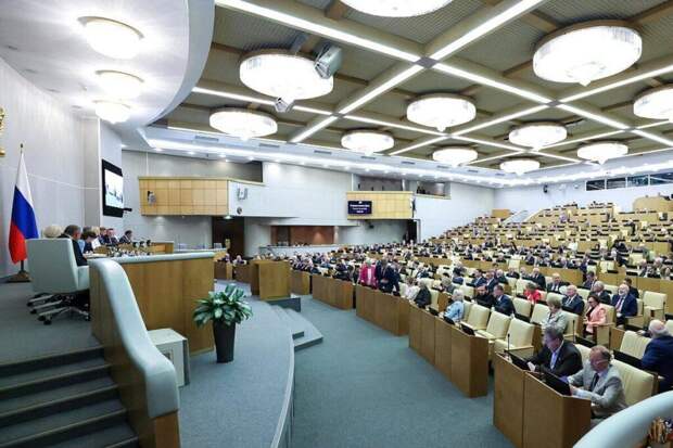 В Госдуме предложили сделать безналичными все сделки с недвижимостью