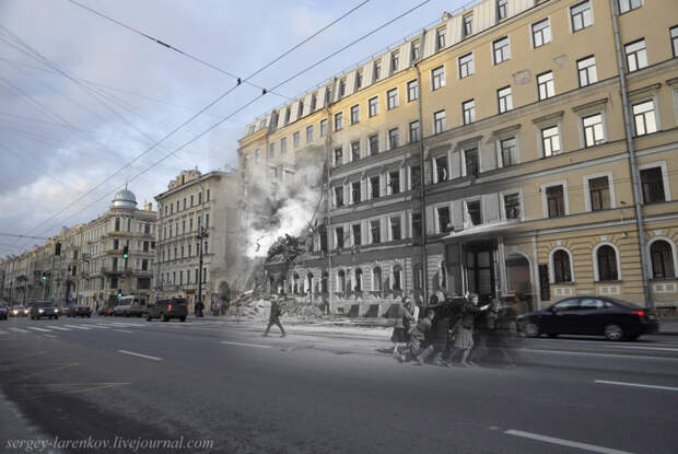 У разрушенного здания школы на Невском проспекте